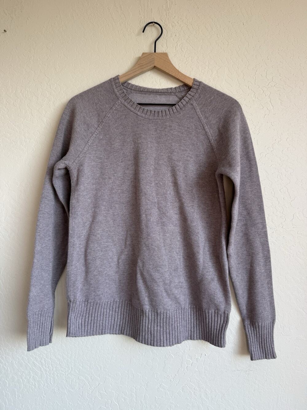 Lululemon Sweater Womens M Gray Lilac Crewneck Knit Raglan Long Sleeve Pullover